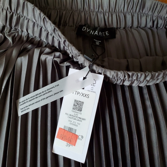 Silver pleated skirt - Picture 3 of 4